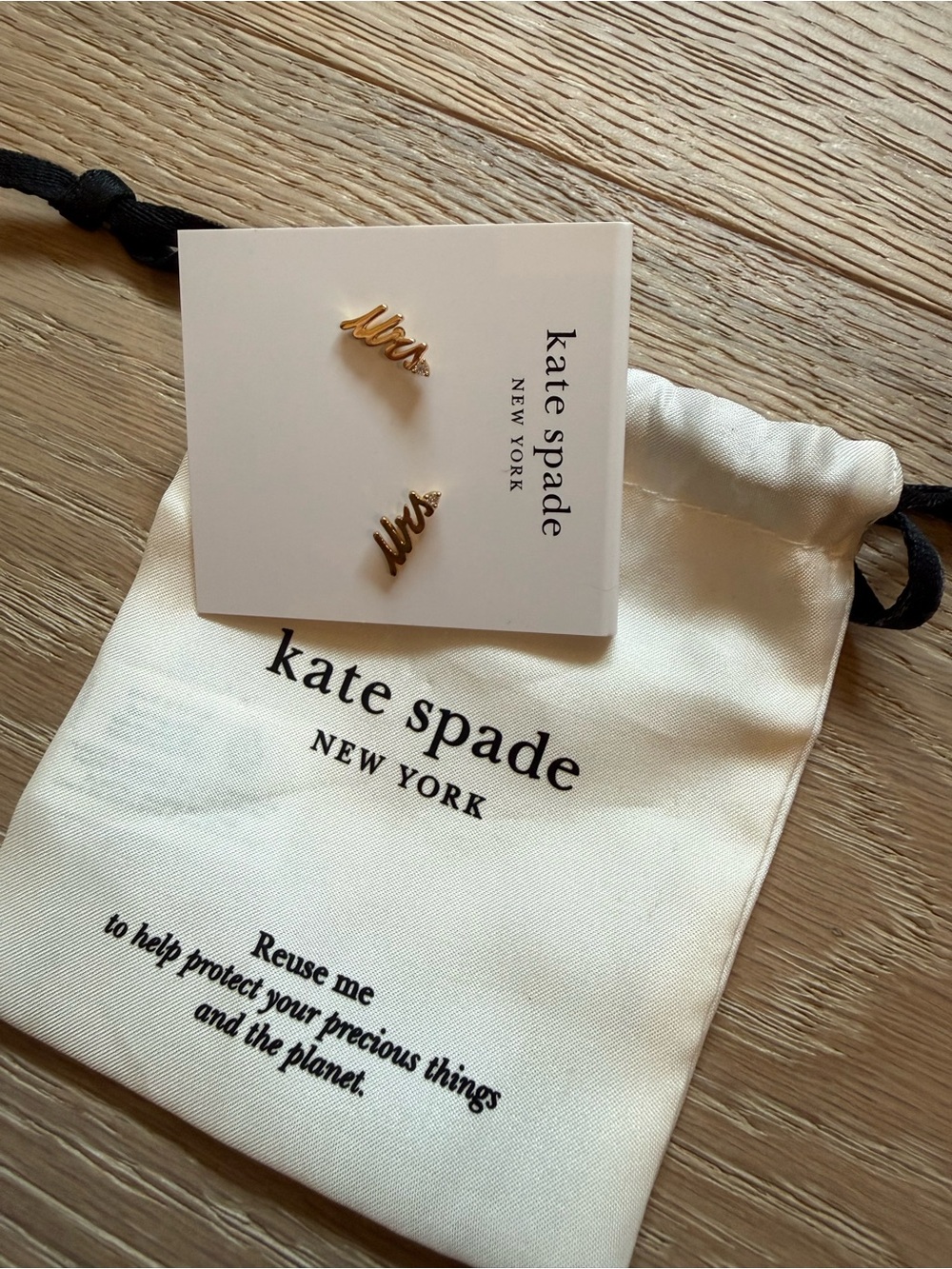 Kate Spade gold Mrs script stud earrings
